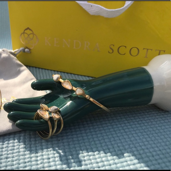 20% off‼️ SET of KENDRA SCOTT Ivy rings + bracelet - Picture 1 of 4
